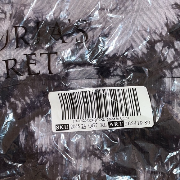 Victoria’s Secret PINK Seamless Lightly Lined Sports Crop - Picture 5 of 8